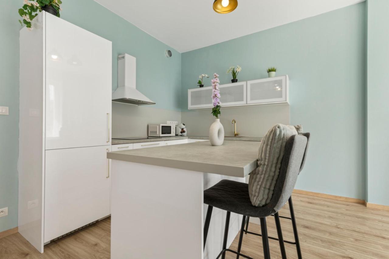 Lam Mint - Ac - Balcony Lägenhet Bratislava Exteriör bild